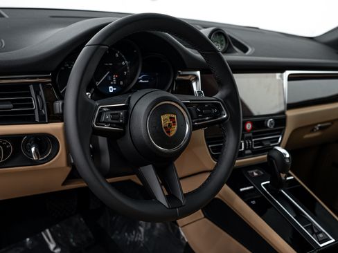 Certified 2026 Porsche Macan AWD/4WD image 14