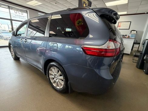 Used 2016 Toyota Sienna XLE w/ XLE Navigation Package AWD/4WD image 7