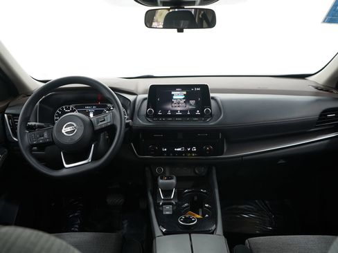 Used 2021 Nissan Rogue SV image 15