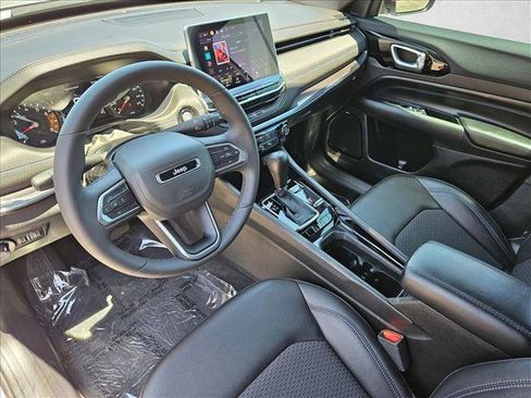 Used 2025 Jeep Compass Latitude w/ Altitude Special Edition AWD/4WD image 12