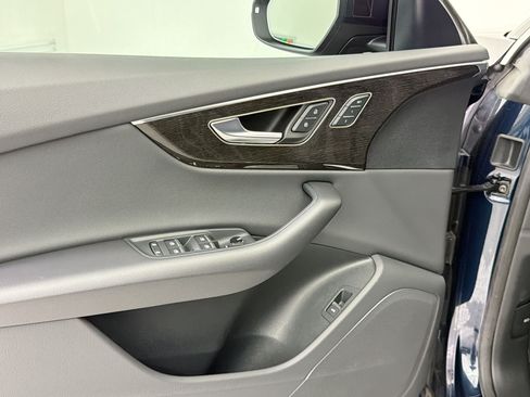 Certified 2025 Audi Q8 Premium w/ Convenience Package AWD/4WD image 13