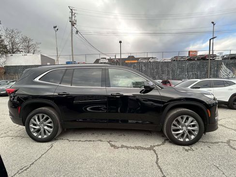 Used 2025 Buick Enclave Preferred image 2