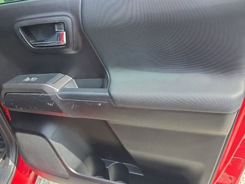 Certified 2021 Toyota Tacoma TRD Off-Road image 18