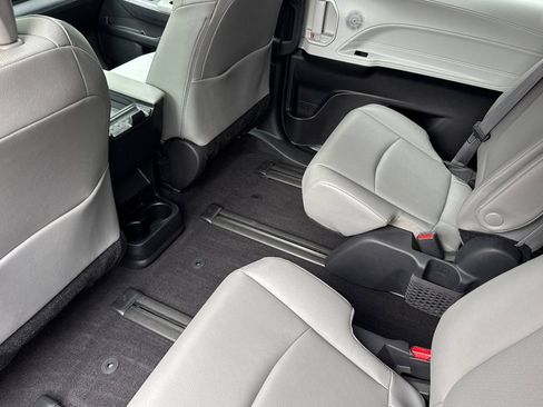 Certified 2025 Toyota Sienna XLE w/ XLE Plus Package AWD/4WD image 11