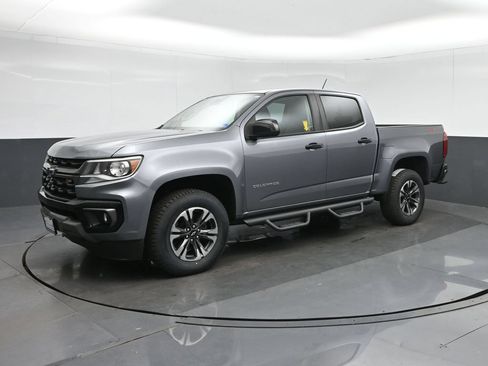 Used 2021 Chevrolet Colorado Z71 w/ Safety Package AWD/4WD image 3