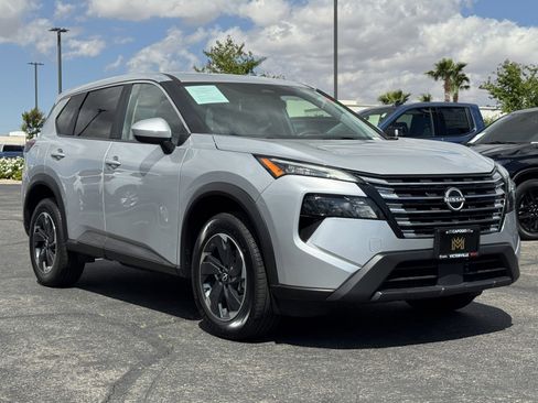 Used 2024 Nissan Rogue SV AWD/4WD image 1