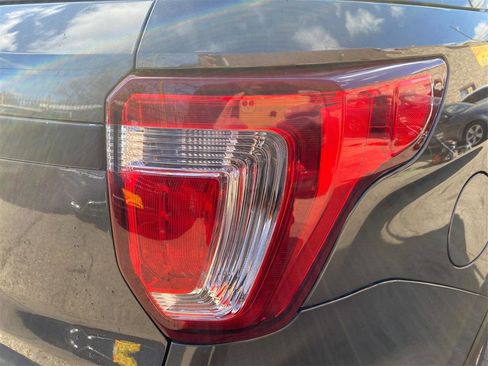 Used 2016 Ford Explorer Platinum AWD/4WD image 20