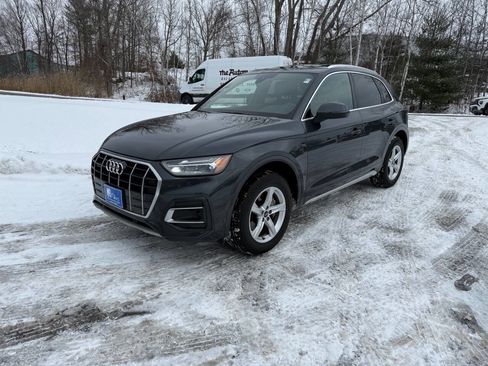 Used 2023 Audi Q5 2.0T Premium w/ Convenience Package image 2