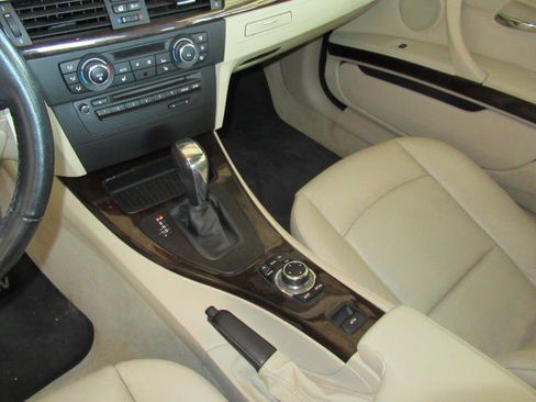 Used 2011 BMW 328i 328i Convertible - SULEV image 37