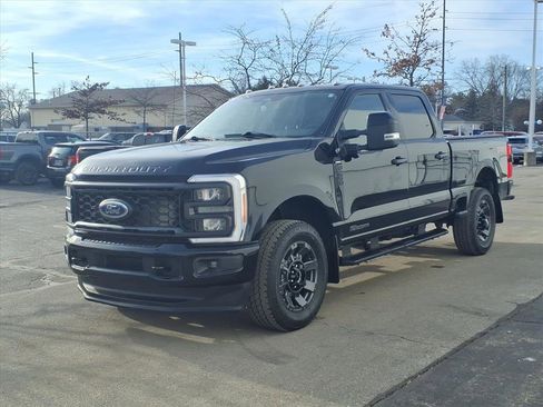 Certified 2023 Ford F250 Lariat w/ Sport Appearance Package image 3