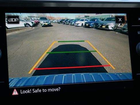 Certified 2023 Volkswagen Tiguan SE w/ Panoramic Sunroof Package image 33