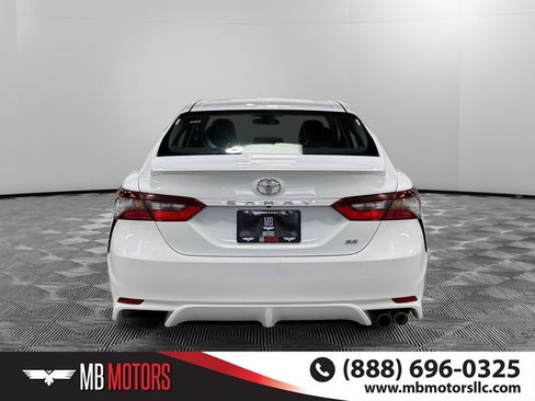 Used 2024 Toyota Camry SE FWD image 4