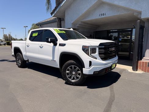 Used 2025 GMC Sierra 1500 AT4 AWD/4WD image 2