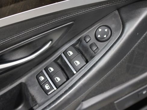 Used 2016 BMW 550i xDrive Sedan AWD/4WD image 7