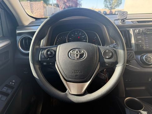 Used 2014 Toyota RAV4 LE AWD/4WD image 10