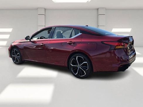 Used 2024 Nissan Altima 2.5 SR image 3