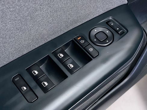 Certified 2025 Kia K4 EX image 18