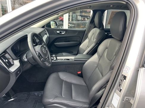 Certified 2025 Volvo XC60 B5 Plus image 17