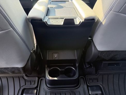 New 2026 Toyota Sienna XLE image 34