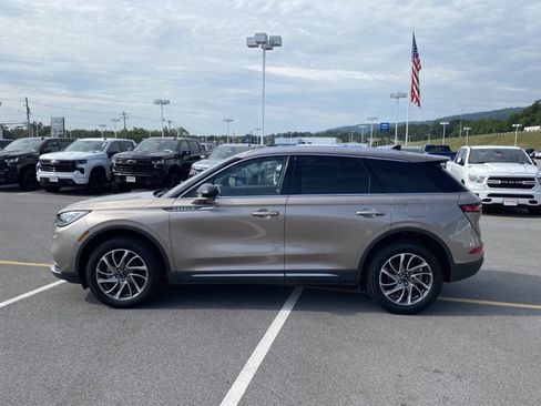 Used 2020 Lincoln Corsair AWD w/ Equipment Group 101A image 2