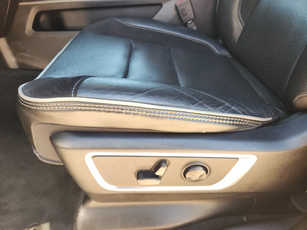 Used 2024 RAM 1500 Laramie RWD image 32