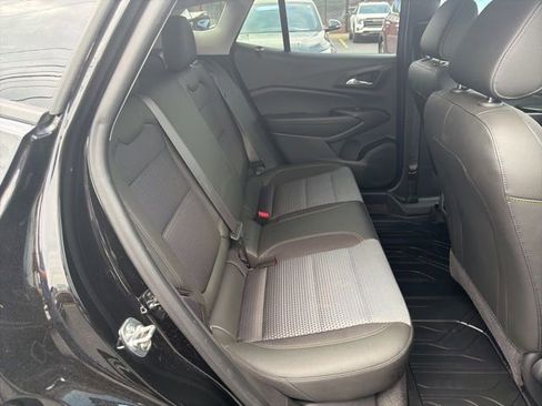 Used 2025 Chevrolet Trax LT w/ Driver Confidence Package FWD image 17