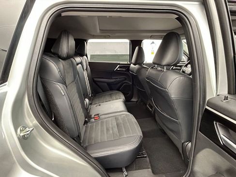 Used 2024 Mitsubishi Outlander SE FWD image 49