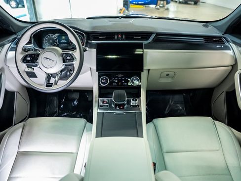 Used 2025 Jaguar F-PACE R-Dynamic S image 39