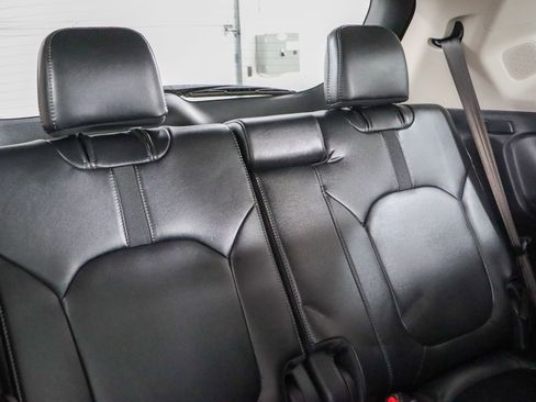 Used 2024 Honda Pilot Touring image 30