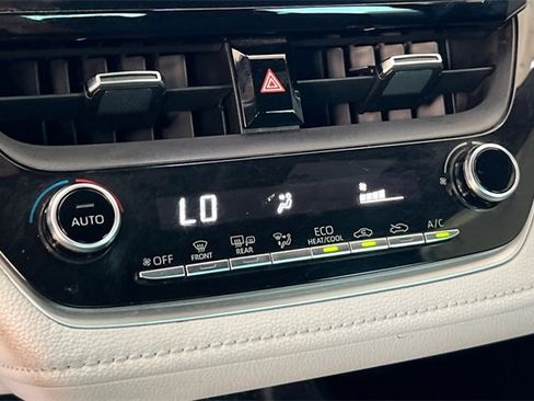 Used 2020 Toyota Corolla SE image 21