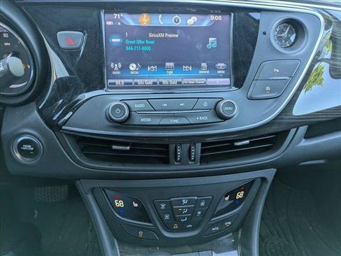 Used 2020 Buick Envision Essence AWD/4WD image 12