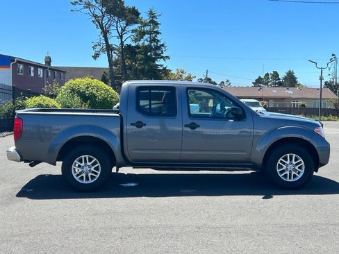 Used 2016 Nissan Frontier SV w/ SV Value Truck Package RWD image 10