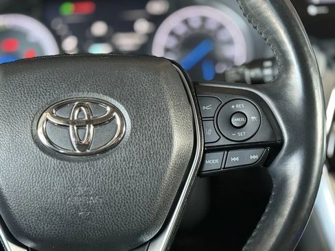 Used 2021 Toyota Venza Limited image 24