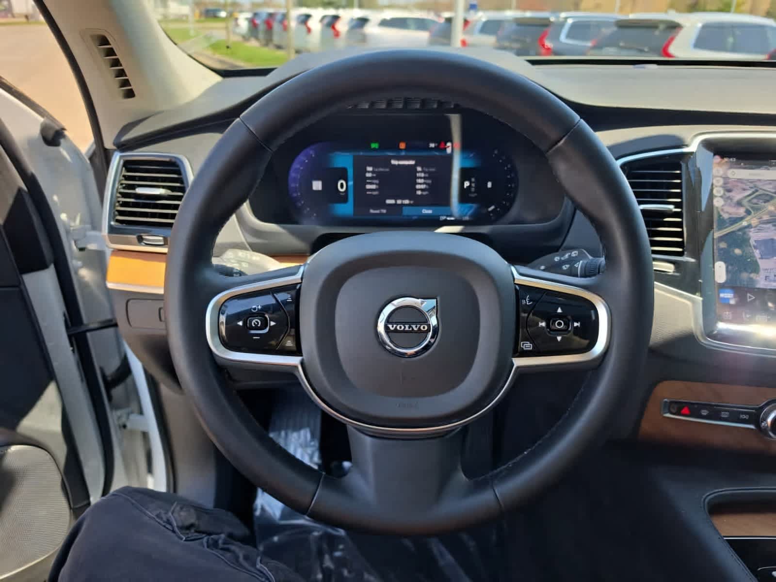 Used 2023 Volvo XC90 B5 Plus w/ Protection Package AWD/4WD image 14