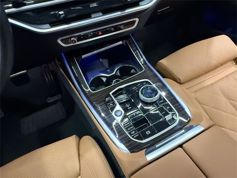 Certified 2024 BMW X7 xDrive40i w/ M Sport Package image 15