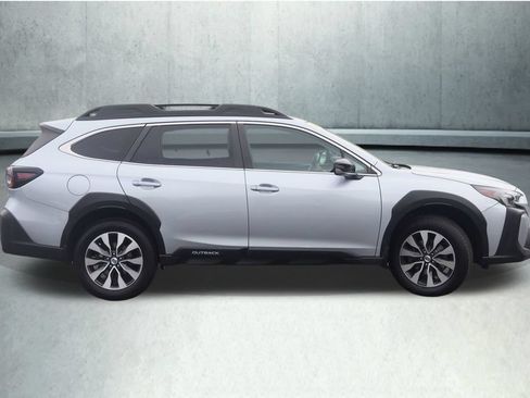 Used 2023 Subaru Outback Limited AWD/4WD image 11