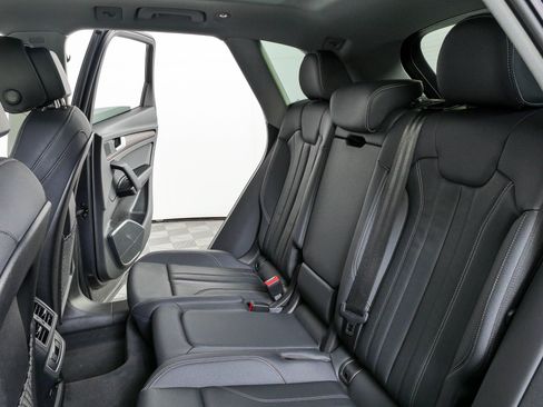 Used 2024 Audi Q5 2.0T Premium AWD/4WD image 19