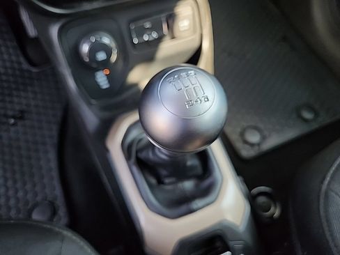 Used 2017 Jeep Renegade Sport w/ Power & Air Group AWD/4WD image 21
