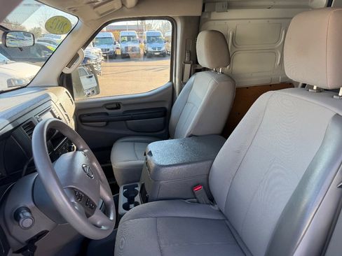 Used 2012 Nissan NV 2500 SV w/ Technology Pkg image 15
