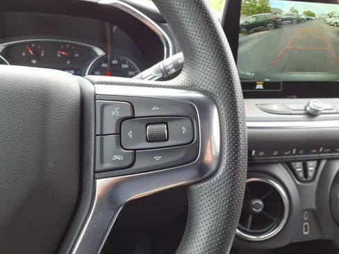Used 2025 Chevrolet Blazer LT FWD image 29