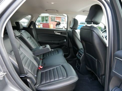 Certified 2024 Ford Edge SEL w/ Convenience Package AWD/4WD image 9