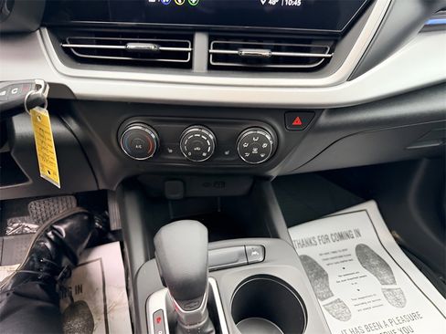 Used 2024 Chevrolet Trax LS w/ LS Convenience Package image 19