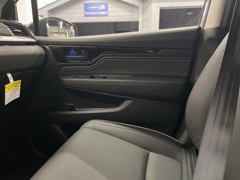 Used 2025 Honda Odyssey Touring image 14