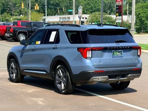 Used 2025 Ford Explorer Active w/ Active Comfort Package AWD/4WD image 7