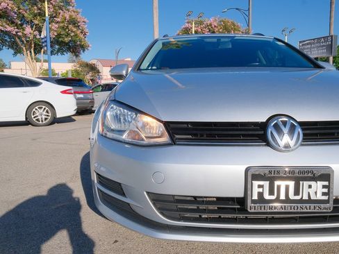 Used 2016 Volkswagen Golf SE FWD image 41
