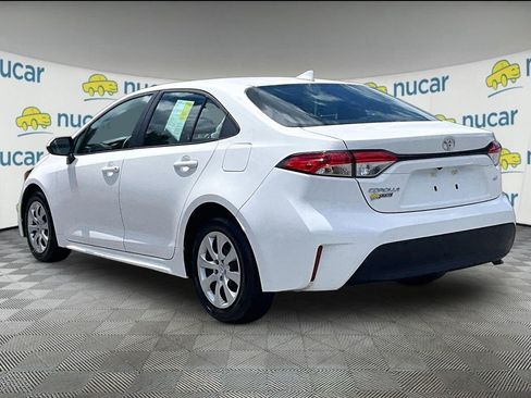Used 2025 Toyota Corolla LE FWD image 4