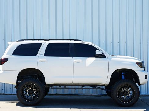 Used 2016 Toyota Sequoia SR5 image 52