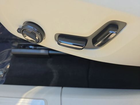 New 2026 Volvo XC60 T8 Ultra w/ Protection Package Premier image 39