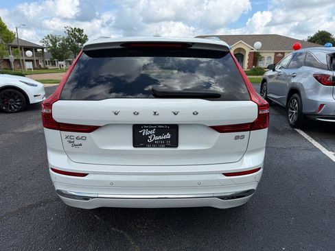 Used 2023 Volvo XC60 B5 Ultimate w/ Climate Package FWD image 6