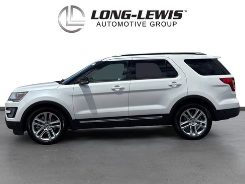 Used 2017 Ford Explorer XLT w/ Equipment Group 202A FWD image 2